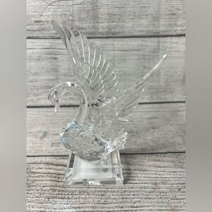 Elegant Swan Figurine (hard plastic)